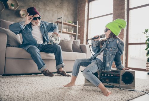 Les aides auditives : Bien plus techno qu’on le pense!